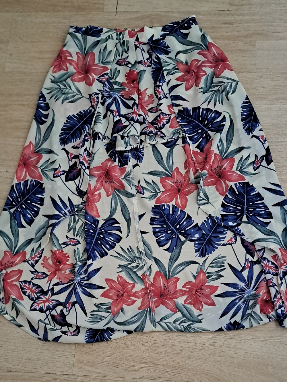 Timing White High-Low Skirt with Pink Floral & Navy Leaves - Picture 7 of 7